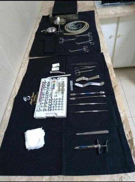 Imagem de Combo Paramentação Cirurgia Odontol Tecido Com 2 Campos de Instrumentos e 1 Capote Cirúrgico cinza