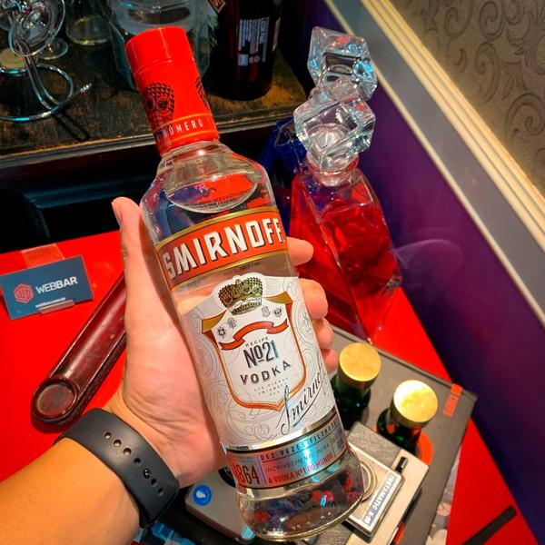 Imagem de Combo Vodka Smirnoff + Energético e Água de Coco