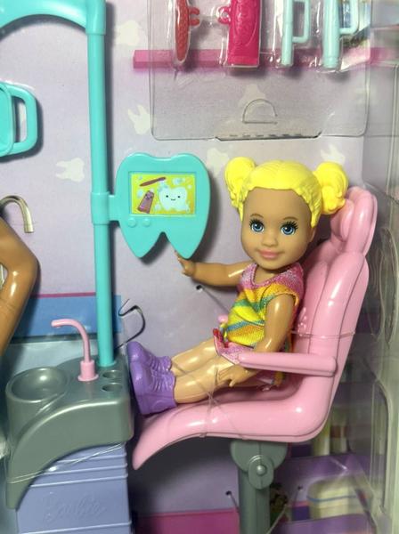 Imagem de Conjunto Boneca Menina Barbie Morena Profissões Quero Ser Dentista E Acessórios  Mattel Brinquedos