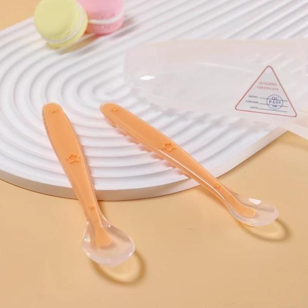 Conjunto de 2 Colheres de Silicone para Bebês - Macias e para Aprendizagem Alimentar Imagem de Conjunto de 2 Colheres de Silicone para Bebês - Macias e para Aprendizagem Alimentar