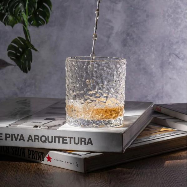 Imagem de Conjunto de 6 Copos de Whisky de Cristal Martelado com Fio de Ouro Petra 340ml - Lyor