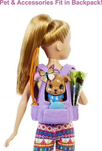 Imagem de Conjunto de acampamento da Barbie com boneca, cachorro, barraca, transportador e acessórios. Presente ideal para crianças de 3 a 7