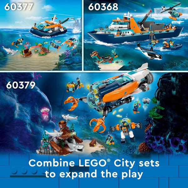 Imagem de Conjunto de brinquedos LEGO City Sea Explorer Boat com figuras 60377