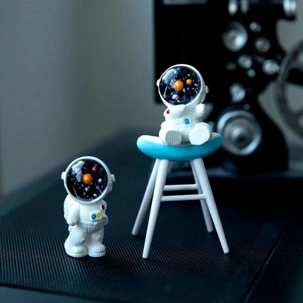 Imagem de Conjunto de Cadeiras Dobráveis de Astronauta - 3 Personagens Criativos para Decoração de Mesa