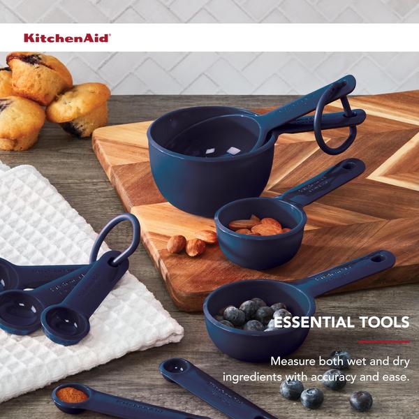 Imagem de Conjunto de copos e colheres de medição KitchenAid Universal de 9 peças