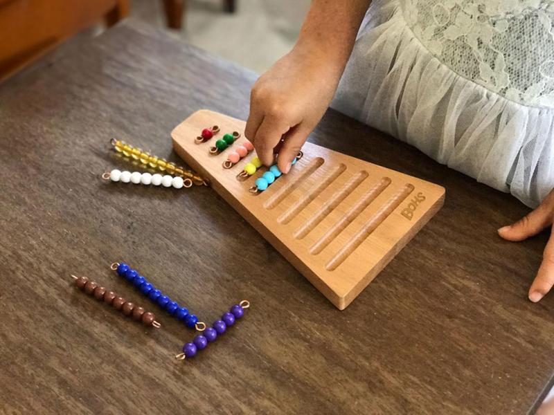 Imagem de Conjunto de Escadas Montessori Bead BOHS (1-10) com Bandeja de Classificação