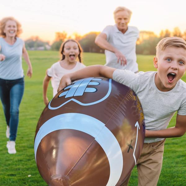 Imagem de Conjunto de futebol inflável GiftExpress Giant 40cm com camiseta para criança