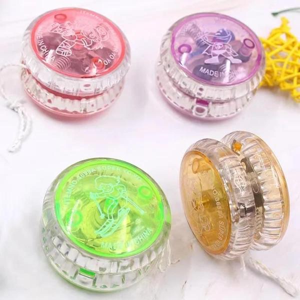Conjunto de Ioiô Luminoso para Crianças - Brinquedo Infantil com Linha de Tração Imagem de Conjunto de Ioiô Luminoso para Crianças - Brinquedo Infantil com Linha de Tração