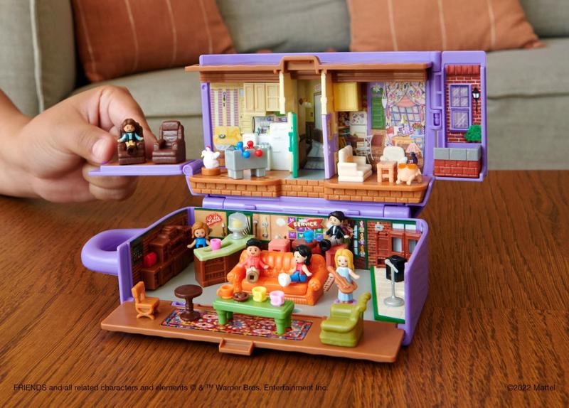 Imagem de Conjunto de jogos Polly Pocket Friends Compact com 6 bonecos e 9 acessos.