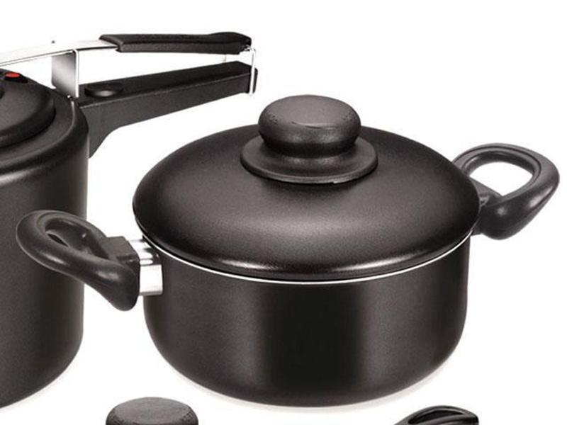 Conjunto de Panelas Alumínio Fortaleza - Black Super 800856 Antiaderente 6 Peças Imagem de Conjunto de Panelas Alumínio Fortaleza - Black Super 800856 Antiaderente 6 Peças