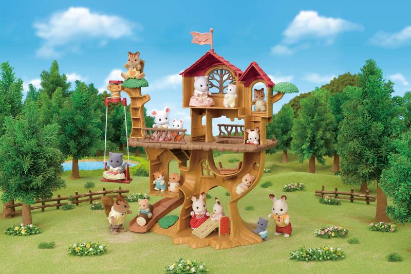 Imagem de Conjunto de presentes Toy Calico Critters Adventure Treehouse com boneca