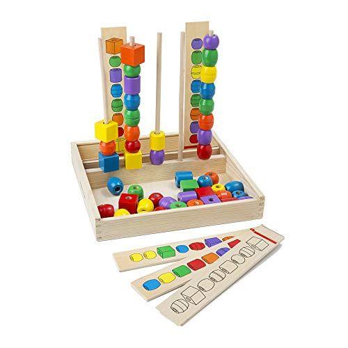 Imagem de Conjunto de sequenciamento Melissa & Doug com 46 contas de madeira e 5 placas de padrão