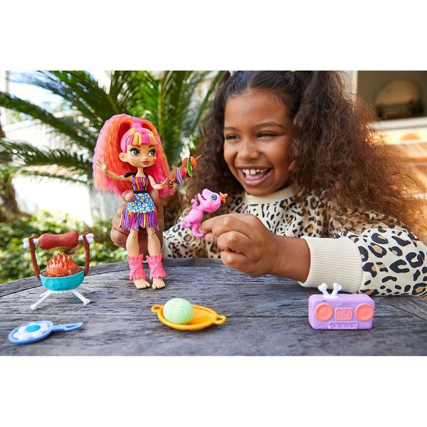 Imagem de Conjunto e Boneca Articulada - Cave Club - Emberly - Mattel