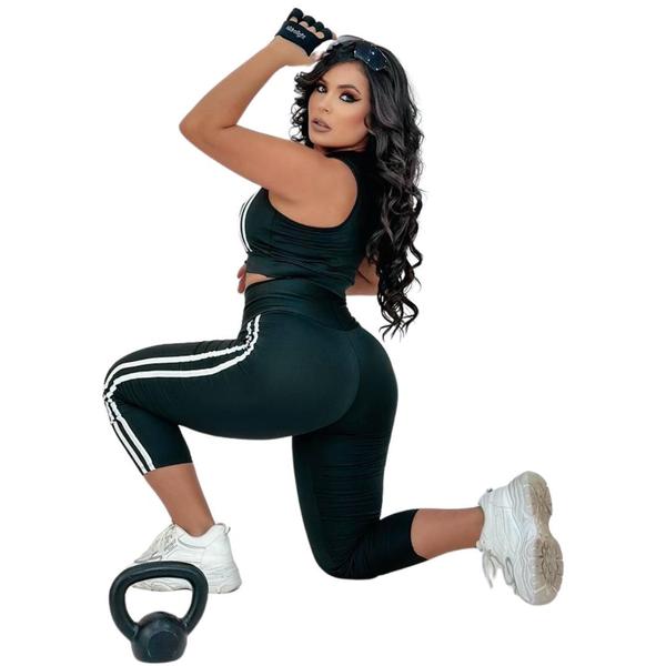 Conjunto Feminino Academia Legging Corsário e Top Fitness - WM Imagem de Conjunto Feminino Academia Legging Corsário e Top Fitness