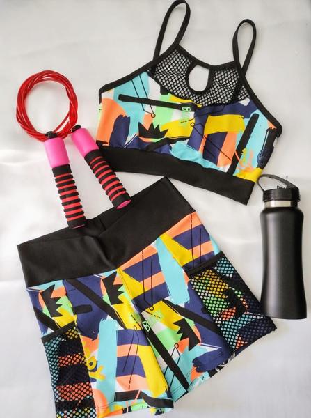 Conjunto Fitness Top Alça sem Bojo Shorts com Bolso Lateral - Arzzani Imagem de Conjunto Fitness Top Alça sem Bojo Shorts com Bolso Lateral