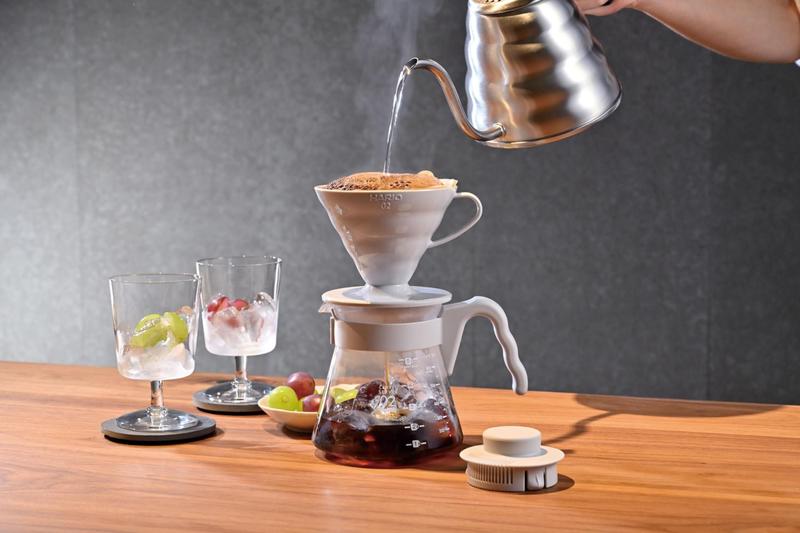 Imagem de Conjunto inicial Pour Over Hario V60 com gotejador, servidor e filtros