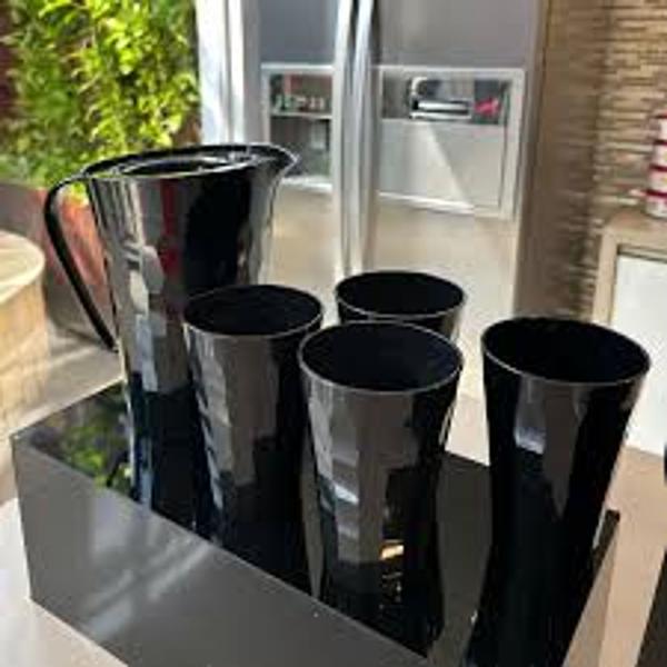 Imagem de Conjunto Jarra Prisma 2 litros com 4 Copos Preto Tupperware