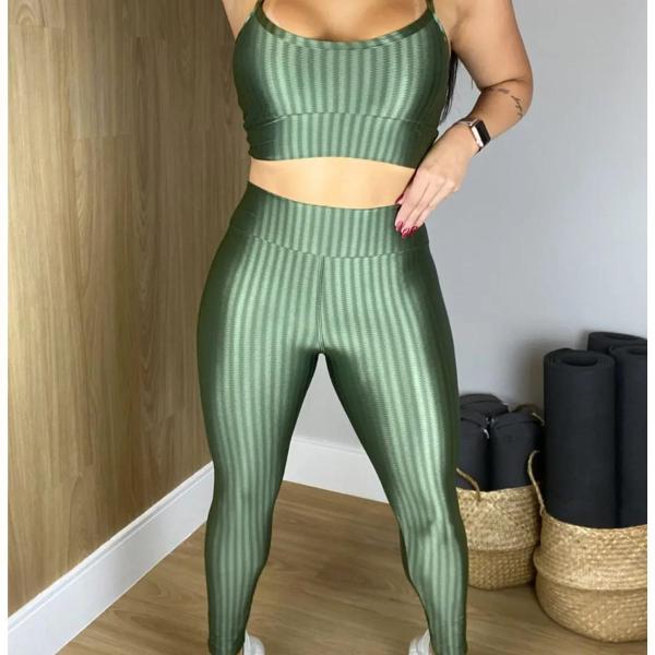 Conjunto Legging + Top 3D Verde - Gringas Model Imagem de Conjunto Legging + Top 3D Verde