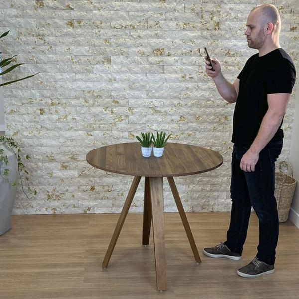 Imagem de Conjunto Mesa de Jantar Redonda Tai 90cm com Cadeiras Luna Estofadas Madeira Maciça