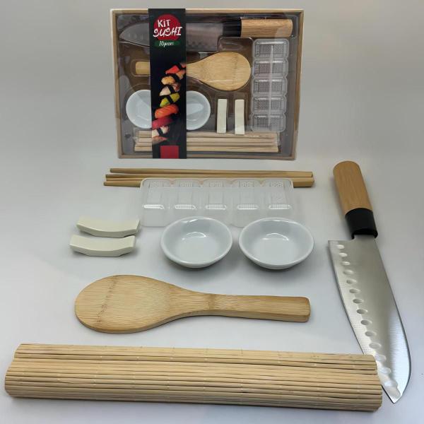 Imagem de Conjunto Moderno Para Preparo de Comida Japonesa Sushi em Bambu Com Faca, Esteira, Molde Niguiri (Bento), Colher de Arroz, Porta Hashi, Molheira Em Cerâmica E Pares De Hashis