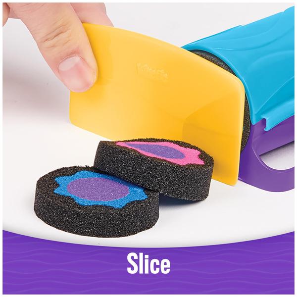 Imagem de Conjunto Sensory Toy Kinetic Sand Slice N' Surprise com 400 ml de areia