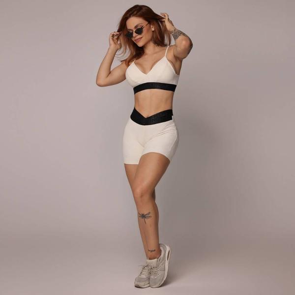 Imagem de Conjunto Short Hit Jacquard + Top Round Off White Moving