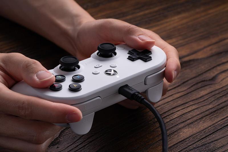 Imagem de Controlador 8Bitdo Pro 2 com fio para Xbox com joystick Hall Effect