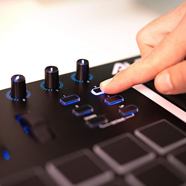 Imagem de Controlador de teclado MIDI Alesis V61 USB de 61 teclas com software