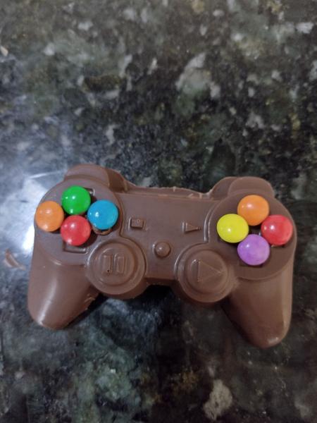 Imagem de Controle remoto de chocolate recheado