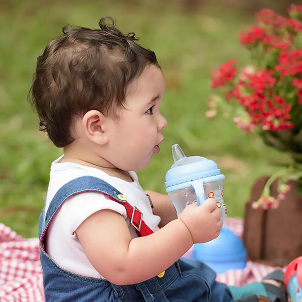 Copo de Transição First Moments + Bico Extra + Alça Removível 150 ml Azul Fisher Price - BB1055 Imagem de Copo de Transição First Moments + Bico Extra + Alça Removível 150 ml Azul Fisher Price - BB1055