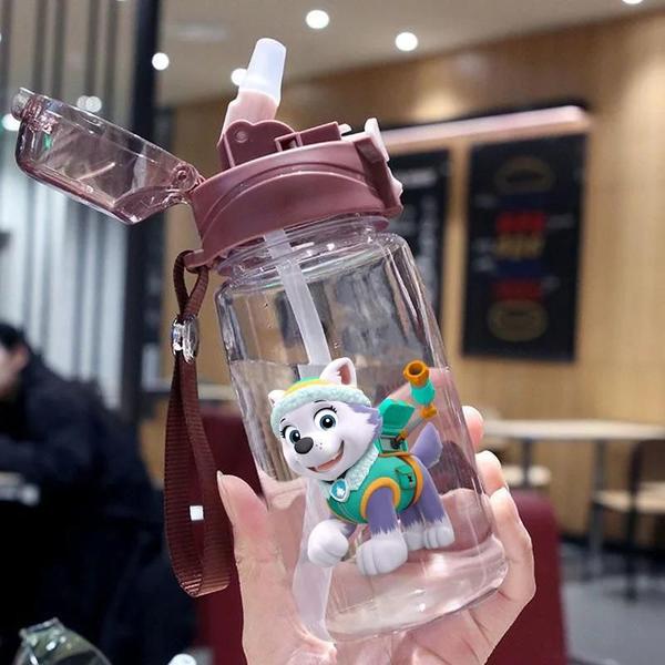 Copo Infantil Patrulha Pata 550ml com Canudo - À Prova de Vazamento Imagem de Copo Infantil Patrulha Pata 550ml com Canudo - À Prova de Vazamento