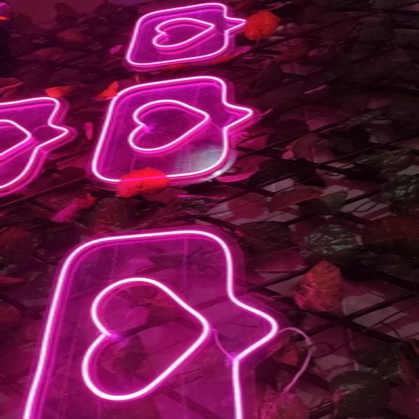 Imagem de Coração LED Neon Rosa 25x20cm - Acrílico - Bivolt