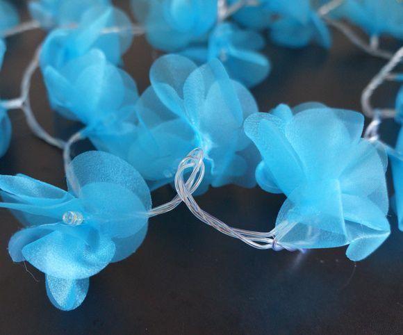 Imagem de Cordão de Luz Pompom Organza Azul - 360cm