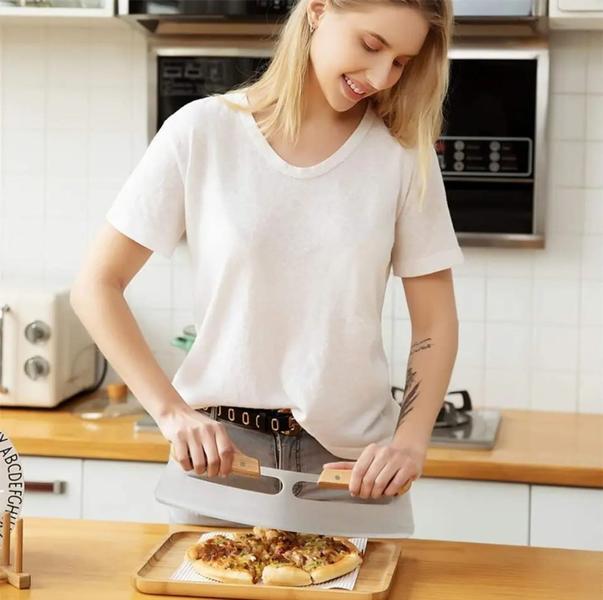 Imagem de Cortador de pizza, utensílio de cozinha, gourmet