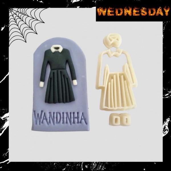 Cortador Vestido da Wandinha 5,5cm - Cia do Molde Imagem de Cortador Vestido da Wandinha 5,5cm