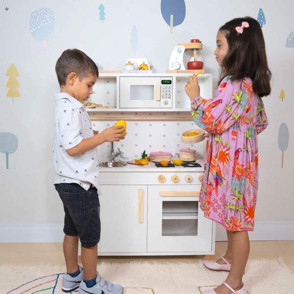 Imagem de Cozinha Infantil com Pia Fogão e Microondas