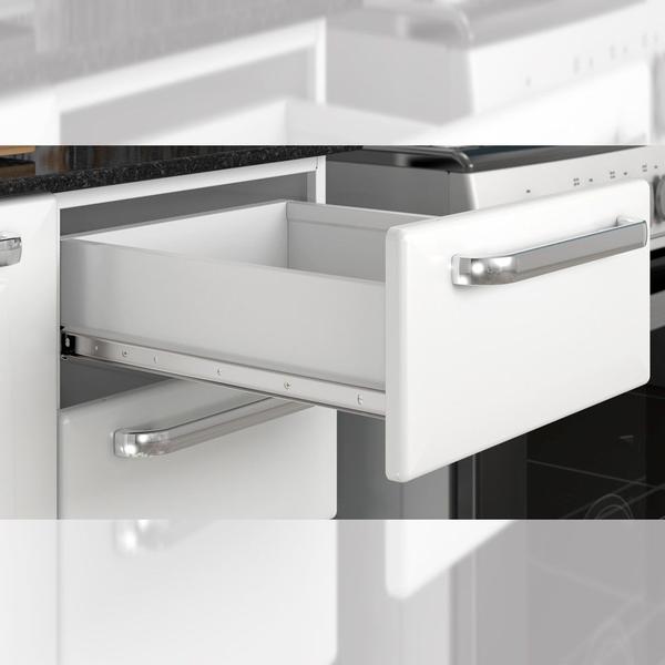 Cozinha Itatiaia Luce com Armários Aéreos e Balcão 2 Gavetas 8 Portas 3 Vidros Branco / Preto Imagem de Cozinha Itatiaia Luce com Armários Aéreos e Balcão 2 Gavetas 8 Portas 3 Vidros Branco / Preto