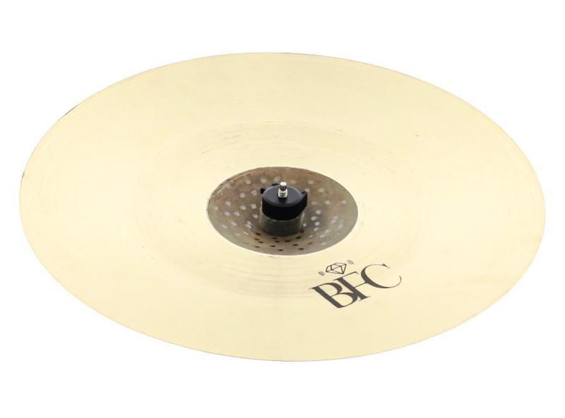 Imagem de Crash BFC Brazilian Finest Cymbals Dry Dark 18 DDCR18 em Bronze B20