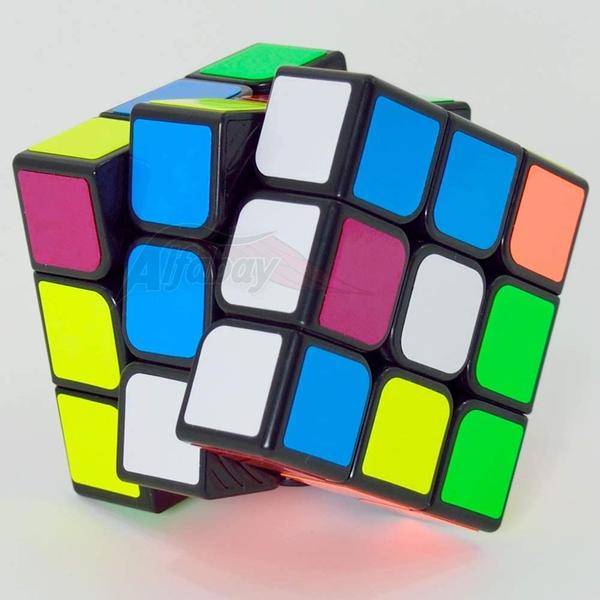 Cubo Mágico Infantil Preto Semi Profissional 3x3x3 Chalange - OM Utilidades Imagem de Cubo Mágico Infantil Preto Semi Profissional 3x3x3 Chalange