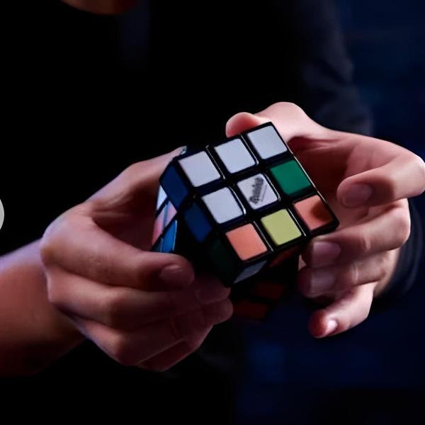 Cubo Mágico Phantom Rubiks 3x3 003180 - Sunny Imagem de Cubo Mágico Phantom Rubiks 3x3 003180 - Sunny