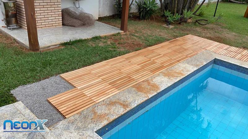 Imagem de Deck De Madeira Modular 100x100 cm Réguas 7 cm Neonx Com Pintura