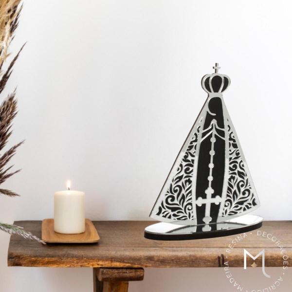 Imagem de Decoração de Mesa com Base - Nossa Senhora Prata - Enfeite para Sala Rack