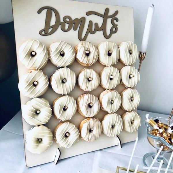 Imagem de Decoração de Mesa Rústica DIY de Madeira em Formato de Donut - Casamento, Chá de Bebê e Festa de Aniversário