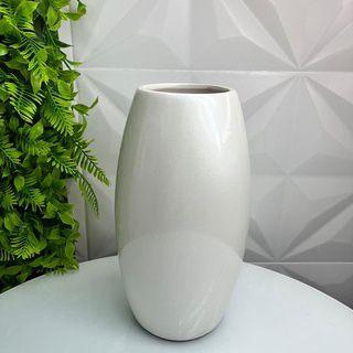 Imagem de Decoração sala vaso centro de mesa grande branco perolado