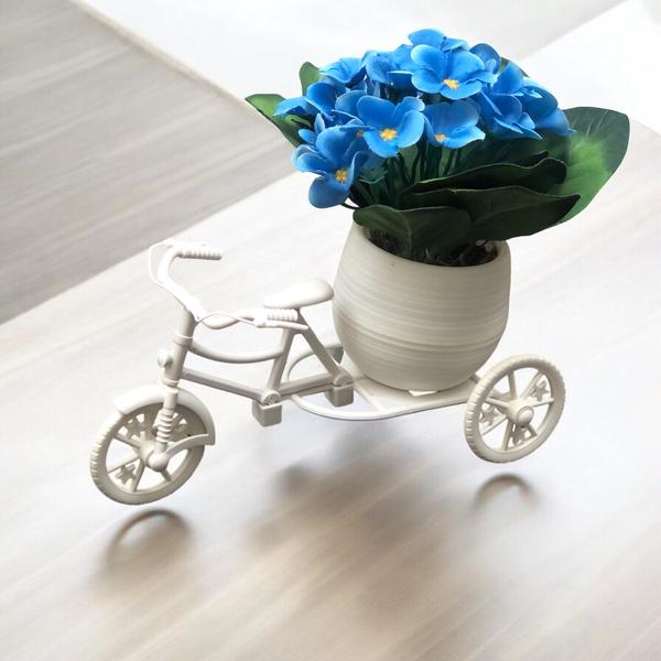 Imagem de Delicado Arranjo Pequeno Violeta Azul  Flores Artificiais Vaso Bicicleta