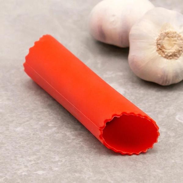 Descascador De Alho De Silicone Vermelho Descasca Fácil - Mimo Style Imagem de Descascador De Alho De Silicone Vermelho Descasca Fácil