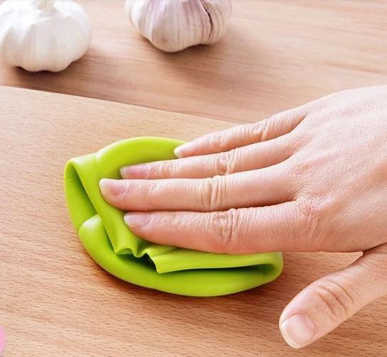 Descascador de Alho em Silicone Bojo - TOPMIXSHOP Imagem de Descascador de Alho em Silicone Bojo