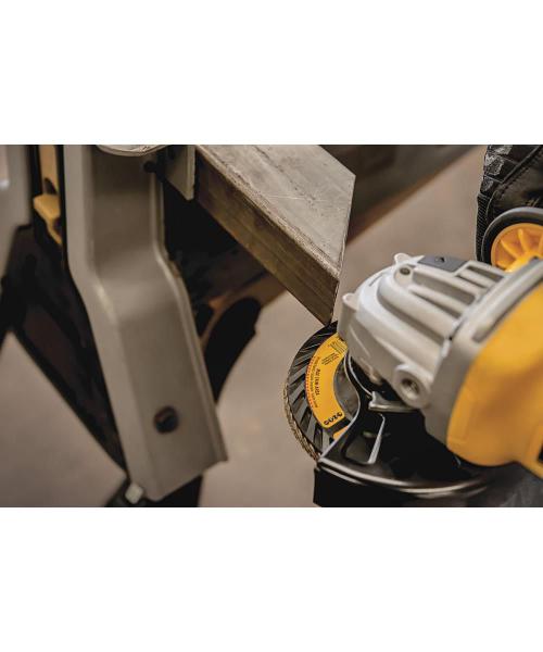 Disco Flap Plástico Reto Dewalt 4-1/2" x 7/8" Z80 DW8309P-AR Imagem de Disco Flap Plástico Reto Dewalt 4-1/2" x 7/8" Z80 DW8309P-AR