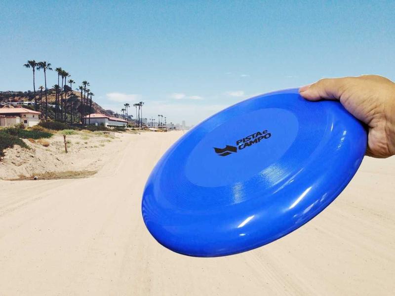 Disco Frisbee Para Jogar Divertir Na Praia E No Campo - Pista e Campo Imagem de Disco Frisbee Para Jogar Divertir Na Praia E No Campo