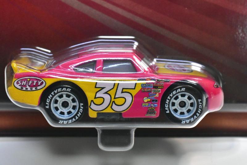 Imagem de Disney pixar carros - kevin racingtire - 1:55